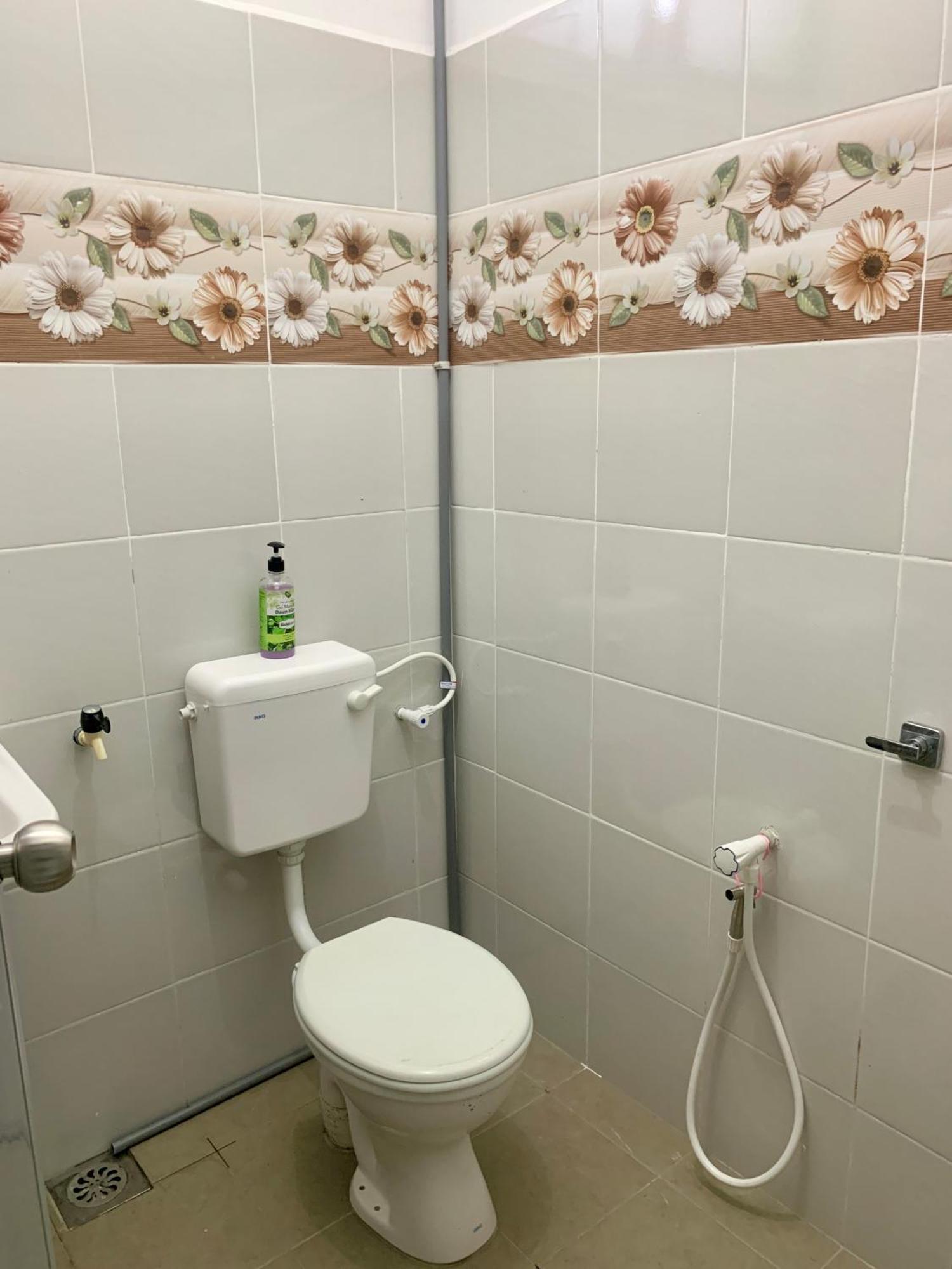 Homestay Cikgu Nora Near Uthm Kptm Kktm Ipg Moslim Onli Kampong Seri Gading 外观 照片