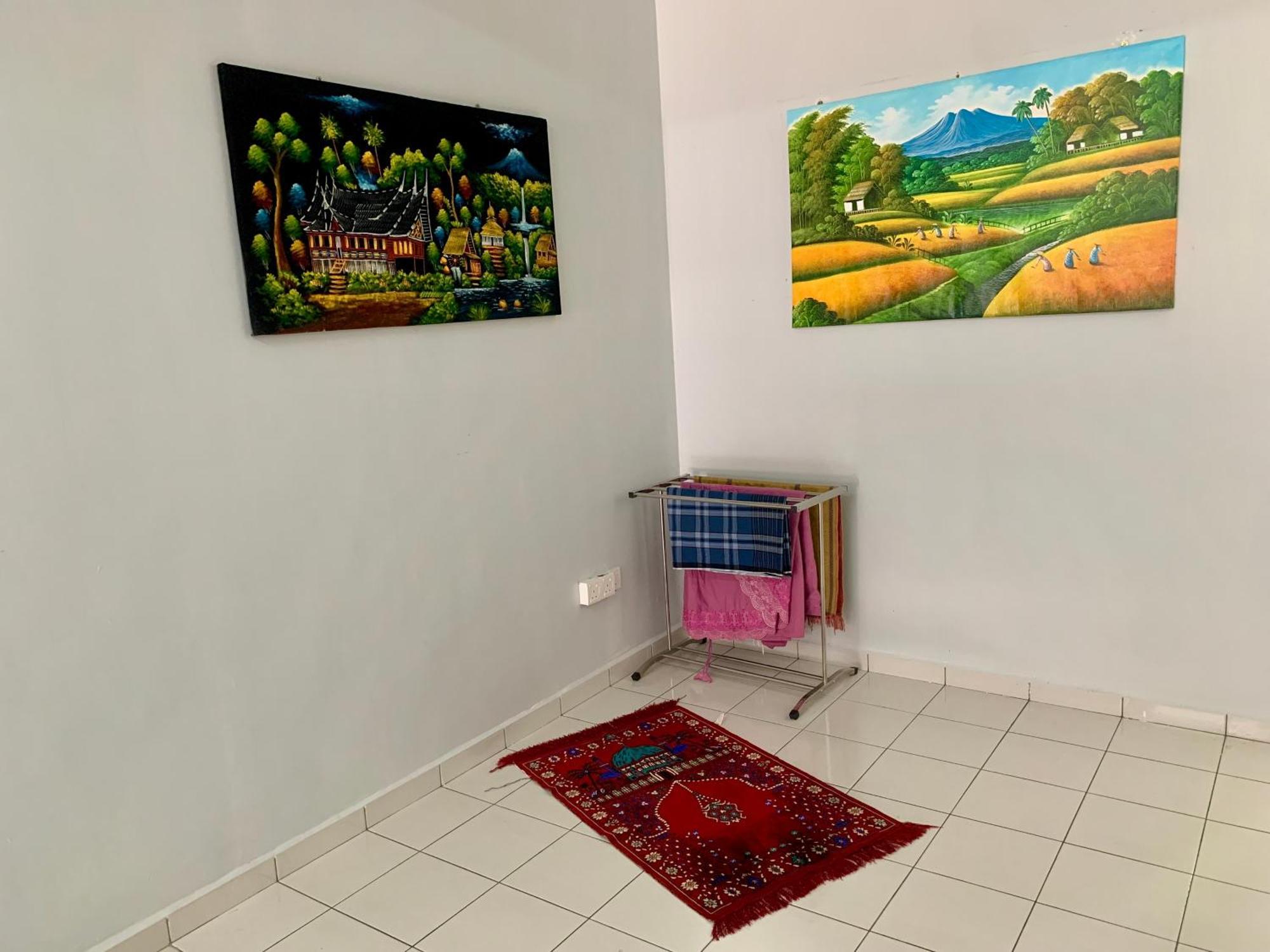 Homestay Cikgu Nora Near Uthm Kptm Kktm Ipg Moslim Onli Kampong Seri Gading 客房 照片