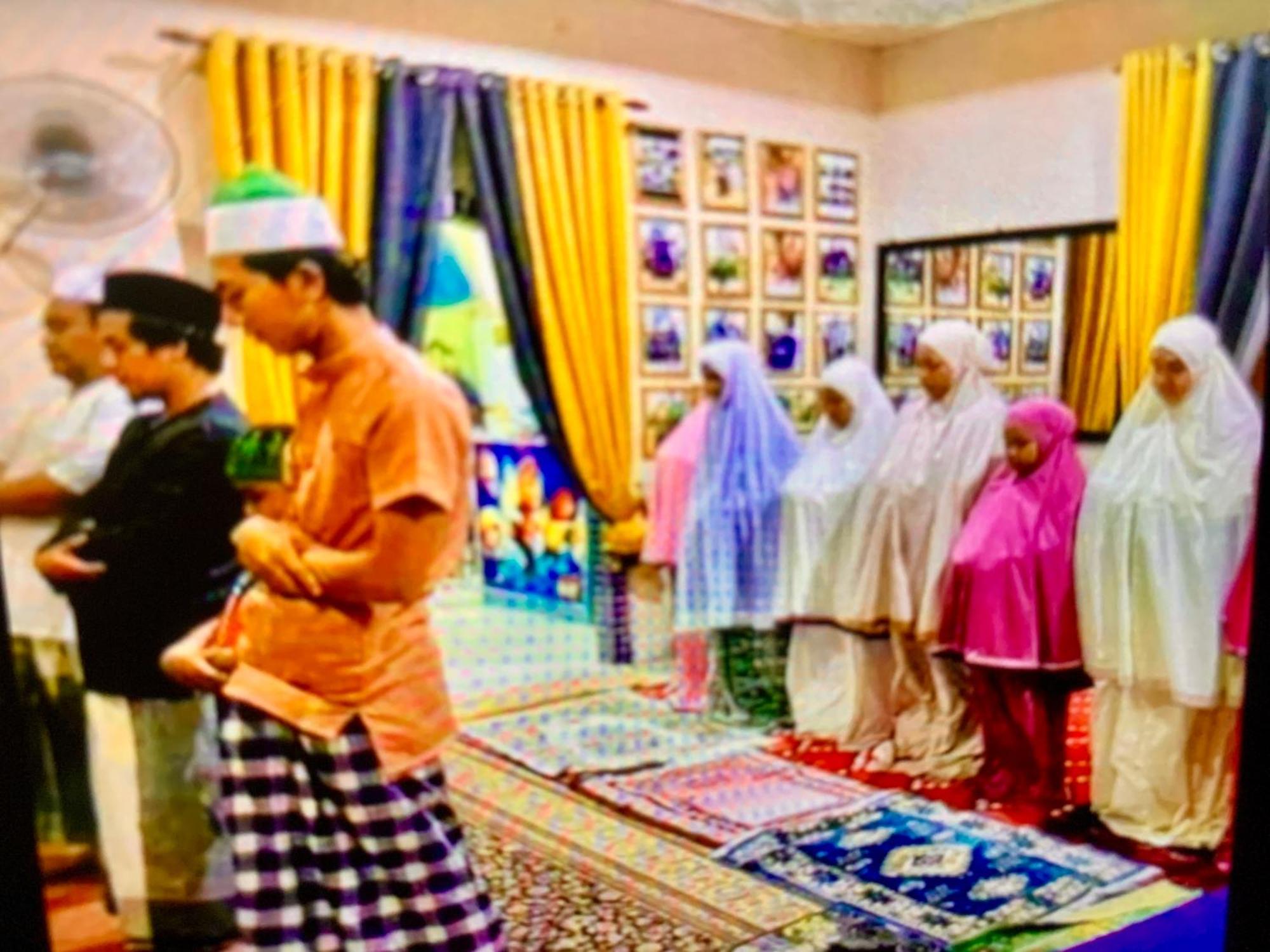Homestay Cikgu Nora Near Uthm Kptm Kktm Ipg Moslim Onli Kampong Seri Gading 外观 照片